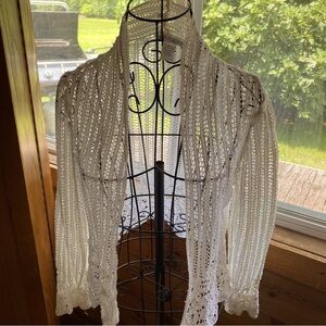 Studio JPR cream Sz 6 long sleeve shrug